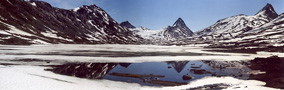 Jotunheimen: Mjølkedalstinden (2138m) (L), Rauddalseggje (2168m) (R)